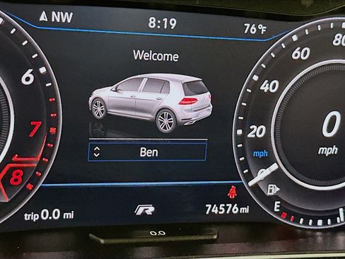 Used 2018 Volkswagen Golf R 4-Door AWD/4WD image 9