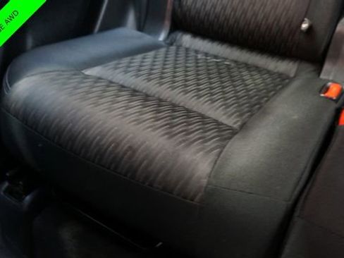 Used 2017 Nissan Rogue SV w/ SV Premium Package image 59