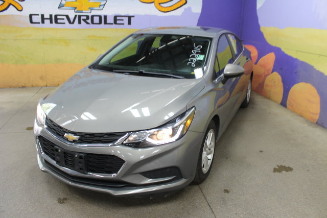 Used 2018 Chevrolet Cruze LT w/ LT True North Edition FWD image 4