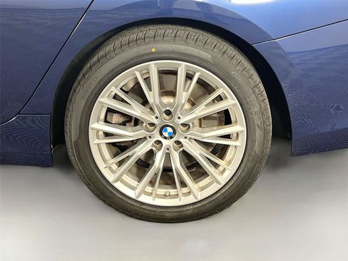 Certified 2024 BMW 330i xDrive Sedan w/ Convenience Package AWD/4WD image 31