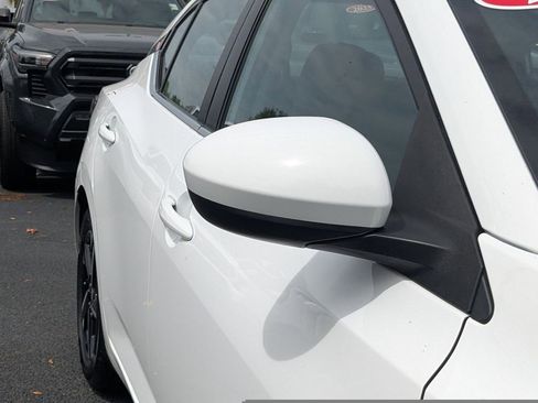 Used 2024 Nissan Sentra SV FWD image 12