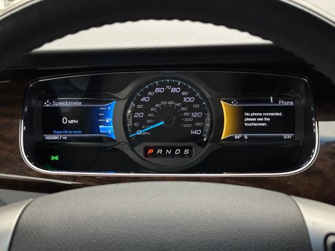 Used 2018 Ford Taurus Limited FWD image 21