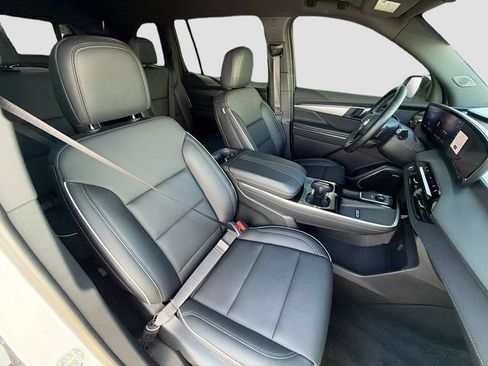 Used 2025 Buick Enclave Preferred FWD image 14