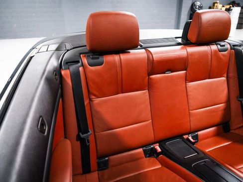 Used 2011 BMW M3 Convertible RWD image 33