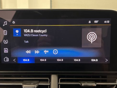 Used 2025 Chevrolet Trax LT w/ LT Convenience Package FWD image 51