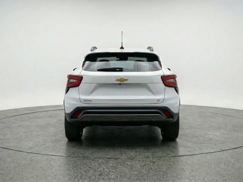 Used 2025 Chevrolet Trax LT w/ LT Convenience Package FWD image 7