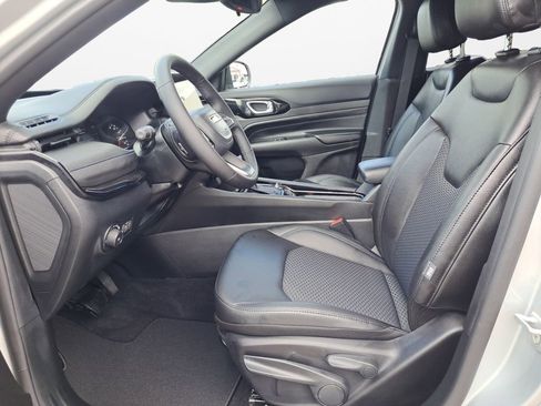 New 2026 Jeep Compass Latitude image 19