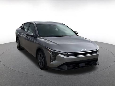 Used 2025 Kia K4 FWD image 3