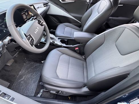New 2025 Kia Niro EX image 15