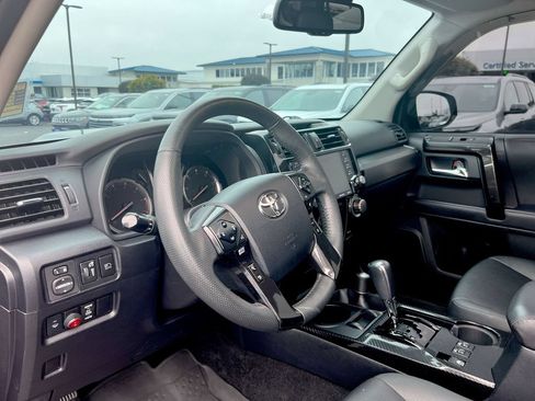 Used 2020 Toyota 4Runner Venture w/ Moonroof Package AWD/4WD image 10