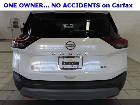 Used 2023 Nissan Rogue SV image 12