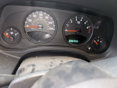 Used 2011 Jeep Compass 2WD image 29