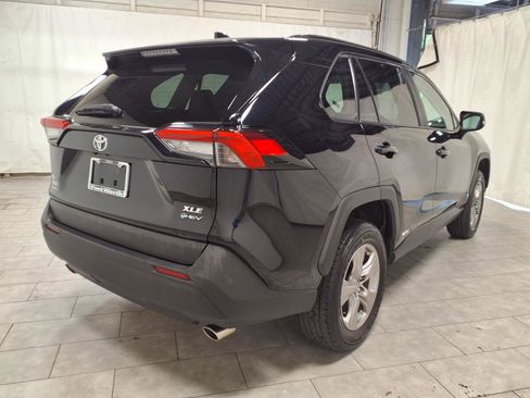 Used 2025 Toyota RAV4 XLE image 9