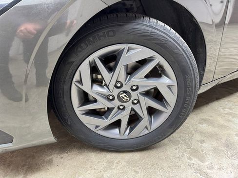 Used 2024 Hyundai Elantra SEL image 28