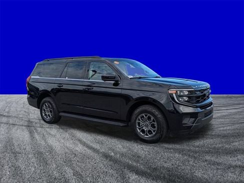Used 2025 Ford Expedition Max Active AWD/4WD image 2