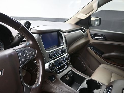 Used 2019 Chevrolet Suburban LT image 13