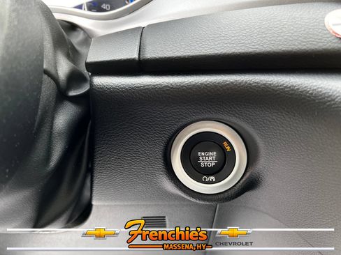 Used 2025 Chrysler Pacifica Select FWD image 20
