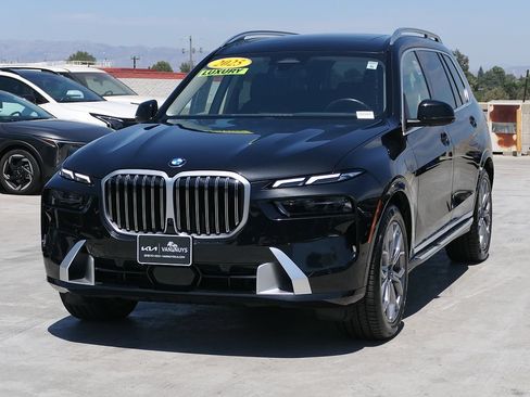 Used 2025 BMW X7 xDrive40i w/ Premium Package AWD/4WD image 7