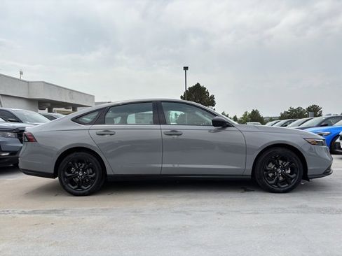 New 2025 Honda Accord SE image 6