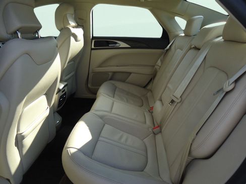 Used 2018 Lincoln MKZ Select w/ Technology Package image 31