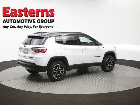 Used 2025 Jeep Compass Trailhawk AWD/4WD image 39