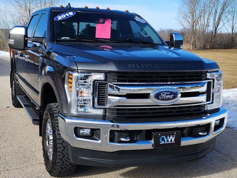 Used 2019 Ford F250 XLT w/ XLT Premium Package image 5