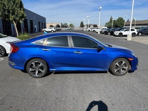 Used 2016 Honda Civic Touring image 3