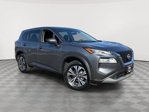 Used 2023 Nissan Rogue SV image 1