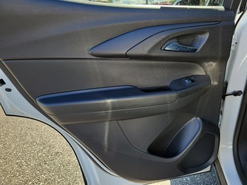 Used 2023 Chevrolet TrailBlazer LT image 12