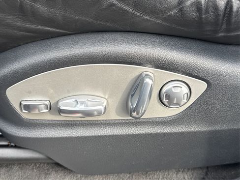 Used 2017 Porsche Cayenne Platinum Edition image 39