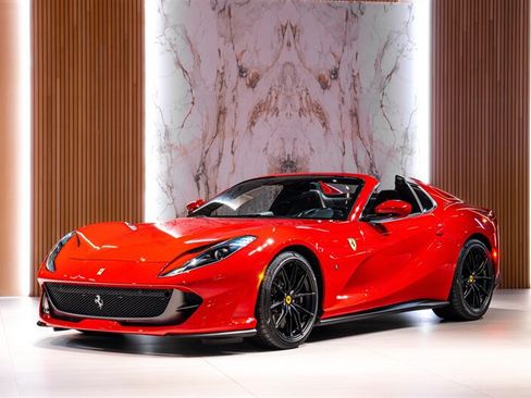 Used 2022 Ferrari 812 GTS RWD image 1