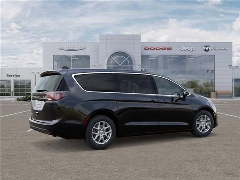 New 2026 Chrysler Voyager LX image 4