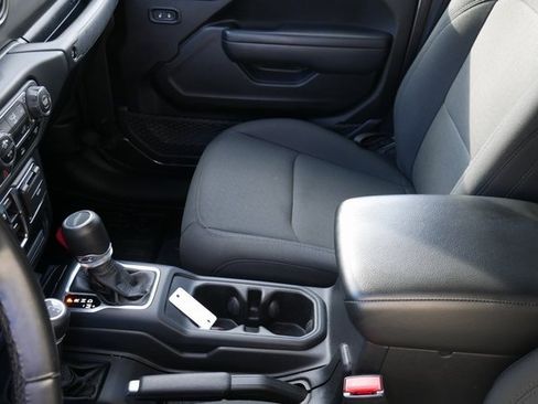 Used 2022 Jeep Gladiator Sport image 23