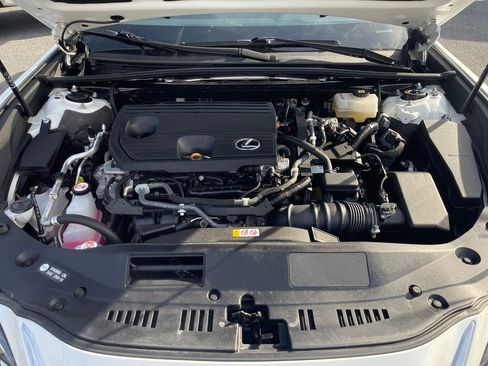 Used 2022 Lexus ES 300h 300h Luxury image 18