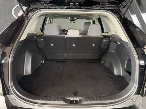 Used 2021 Toyota RAV4 XLE FWD image 21