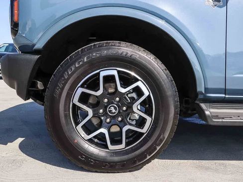 Used 2025 Ford Bronco Outer Banks AWD/4WD image 11