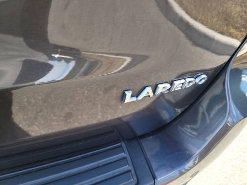 Used 2019 Jeep Grand Cherokee Laredo w/ 18" Wheel & 8.4" Radio Group image 7