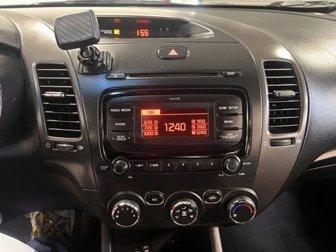 Used 2017 Kia Forte LX image 27