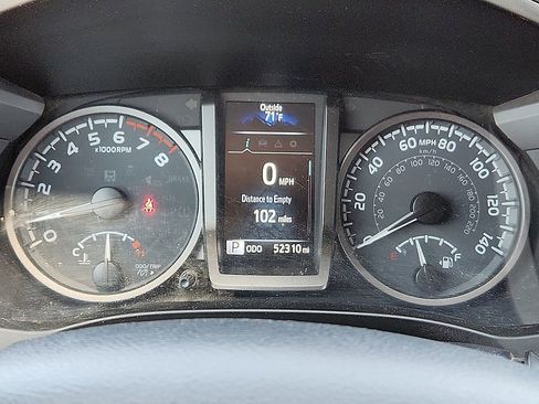 Used 2021 Toyota Tacoma TRD Off-Road w/ Technology Package AWD/4WD image 10