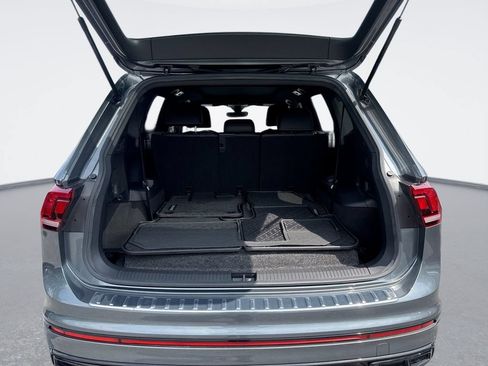 Used 2022 Volkswagen Tiguan SE R-Line FWD image 21