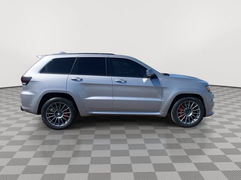 Used 2015 Jeep Grand Cherokee SRT w/ Luxury Group II AWD/4WD image 8
