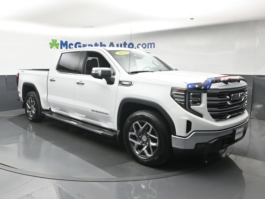 Used 2023 GMC Sierra 1500 SLT AWD/4WD image 2