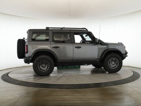 Used 2024 Ford Bronco Everglades image 6