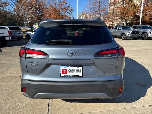 Certified 2023 Toyota Corolla Cross XLE image 4