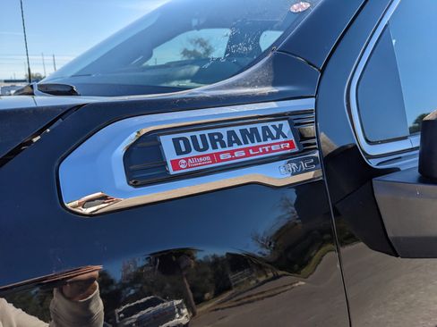 Used 2022 GMC Sierra 2500 Denali w/ Denali Ultimate Package image 11