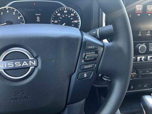 Used 2025 Nissan Frontier SV image 23