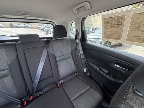 Used 2025 Nissan Rogue SV FWD image 39