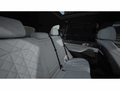 Used 2026 BMW X5 xDrive40i w/ M Sport Package AWD/4WD image 12