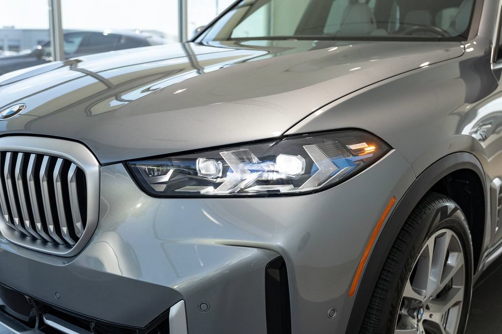 Used 2024 BMW X5 xDrive40i w/ Premium Package AWD/4WD image 13