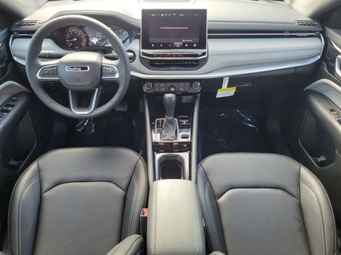 Certified 2025 Jeep Compass Limited image 15